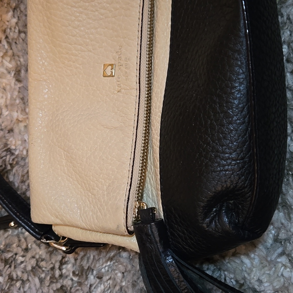 Black and Cream Leather Bag - Picture 3 of 17
